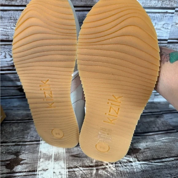 New Kizik Milan Sneakers in Peach Whip Size 9 Womens 7.5 Mens - Picture 8 of 9